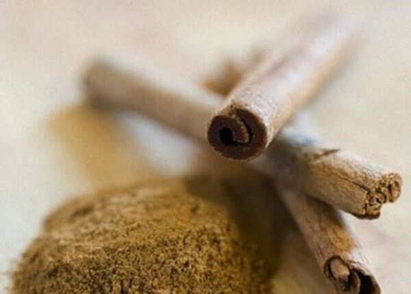 Baharatların Faydaları Ve Zararları Nelerdir? Tarçın