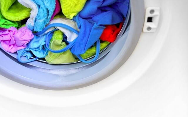 Pamuklu Giysiler Neden Çeker? Çekmemesi İçin Pratik Yöntemler