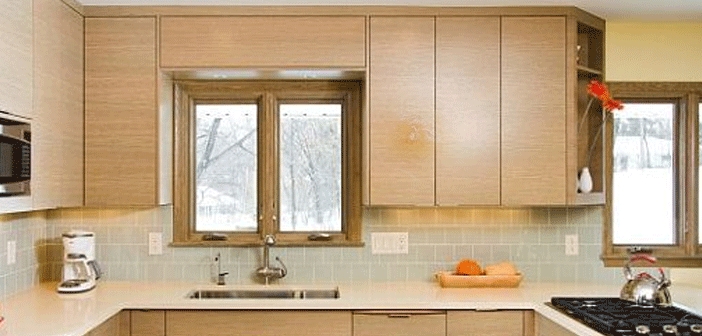 Yağlı Mutfak Dolapları İçin Sirke, Karbonat Ve Limonla Temizlik