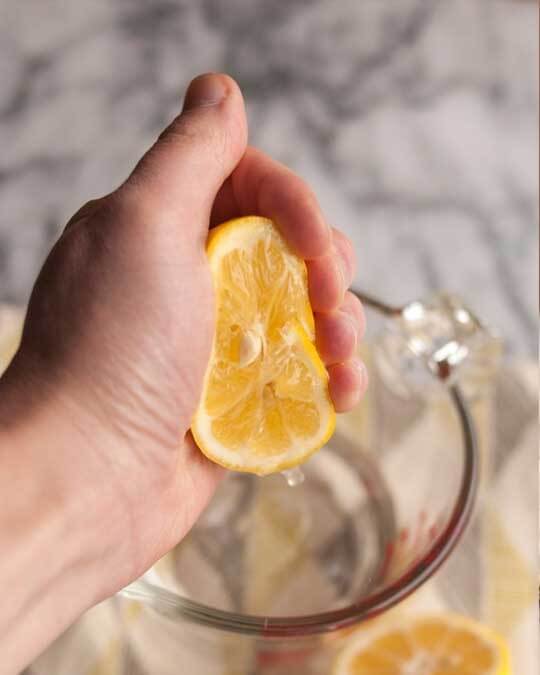 Mikrodalga Fırın Nasıl Pratik Ve Doğal Yollarla Temizlenir?