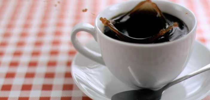 Çay Ve Kahve Lekelerini Nasıl Çıkarabilirim?