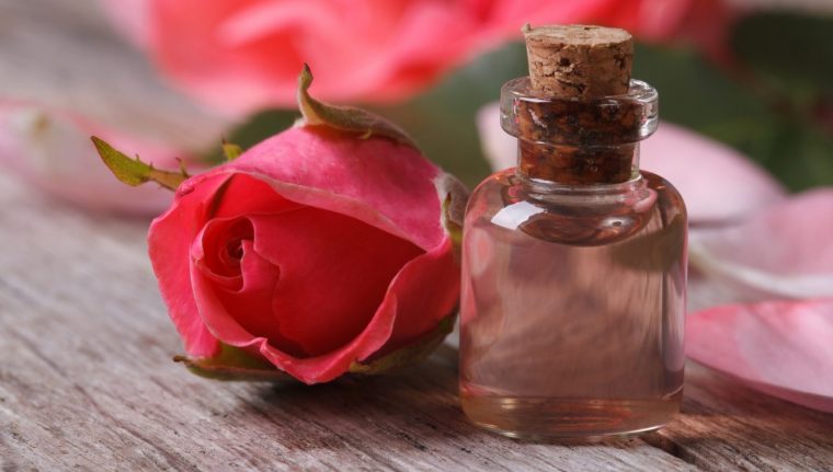 Gül Yağının Faydaları Ve Zararları Nelerdir?